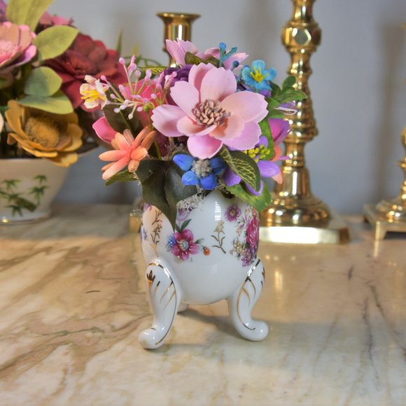 Beautiful hand-painted, footed, vintage, egg shaped vase with Sola flowers - Picture 8 of 12